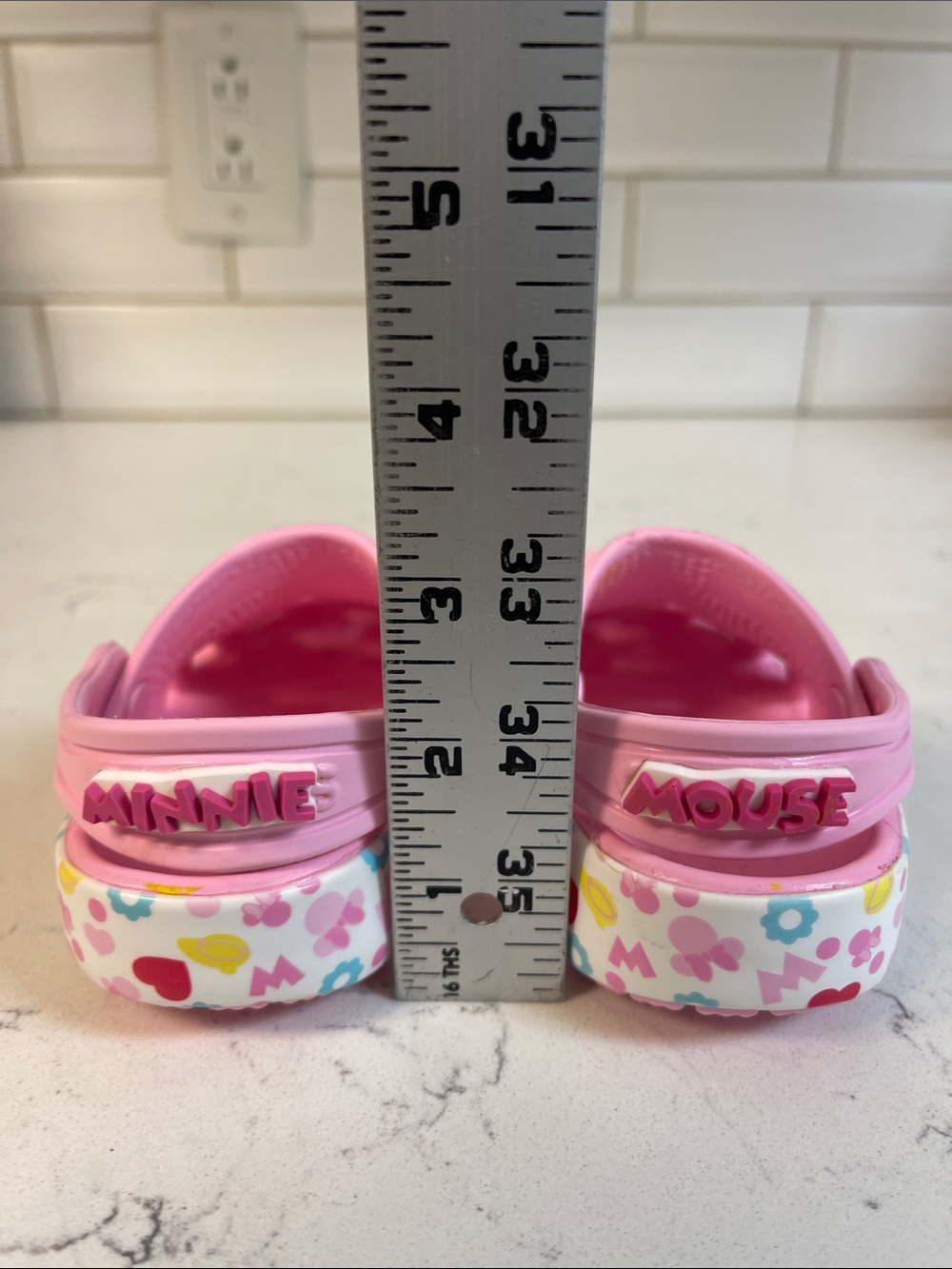 Crocs Kids' x Disney Minnie Mouse Classic Clogs Size 6 Style # 210894 - Picture 5 of 17